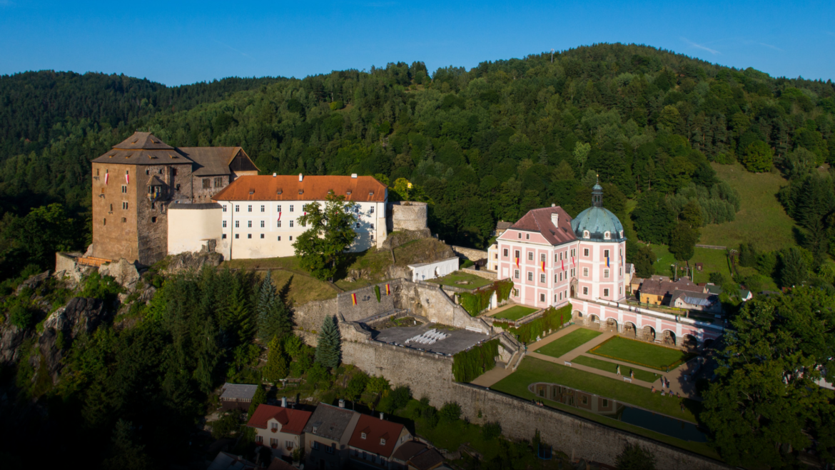 VAN KAROLY VARY (KARLSBAD) NAAR PLZEN