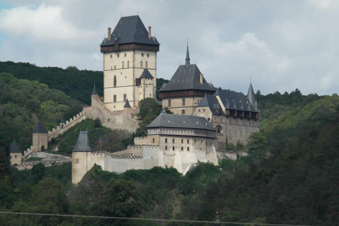 VAN ČESKÉ BUDĚJOVICE NAAR KARLŠTEJN