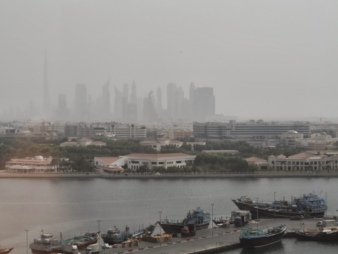 3 AUGUSTUS: VAN SYDNEY NAAR DUBAI