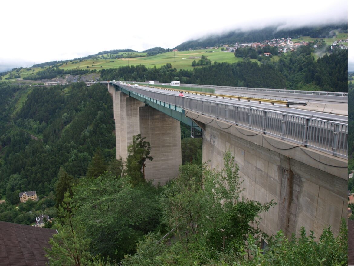 DONDERDAG 14 JULI 2011